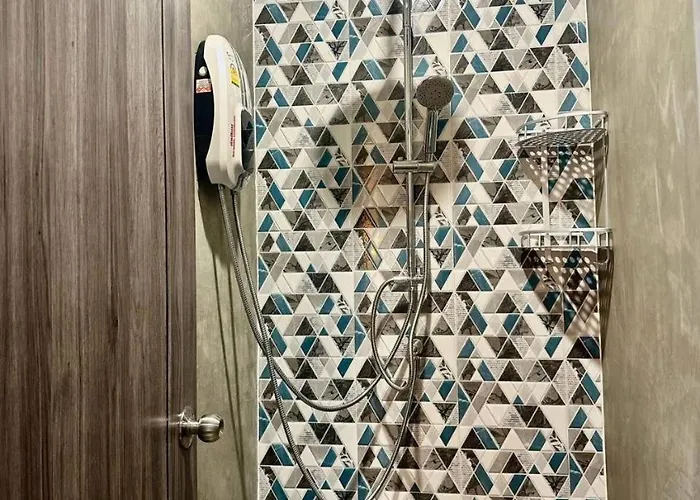 Hostel 9 Mins To Bts Private King Share Bathroom Kitchen