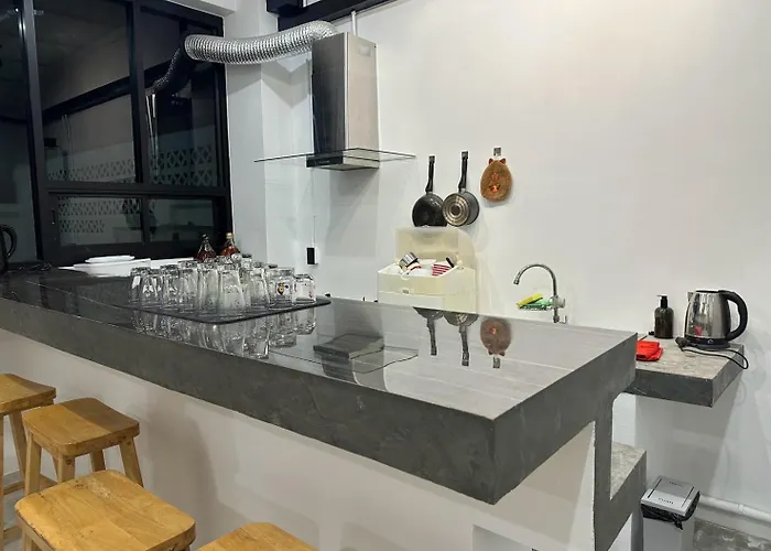 9 Mins To Bts Private King Share Bathroom Kitchen Bangkok